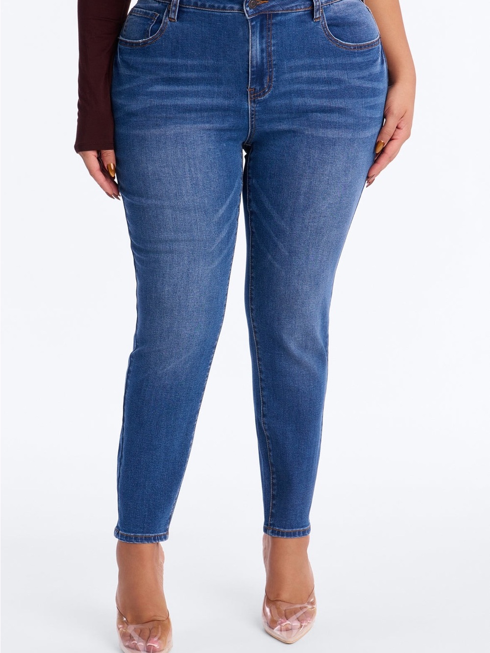 Fashion Nova Women's Skinny Jeans in Medium Blue Wash